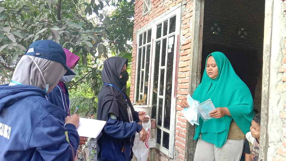 KUKERTA UNRI Sosialisasi Gerakan 5M di Desa Sungai Pinang