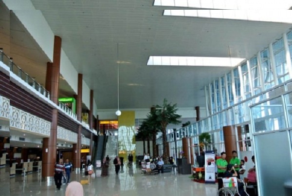 Meski Kabut Asap, Aktifitas Penerbangan di Bandara SSK II Pekanbaru Berjalan Normal