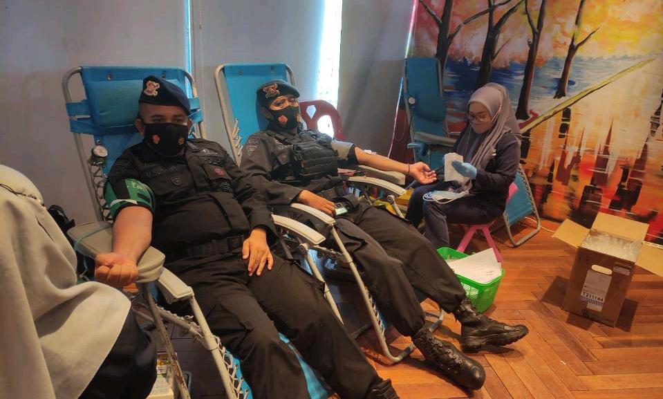 Brimobda Riau Kirimkan 125 Personel Ikuti Donor Darah 4000 Kantong