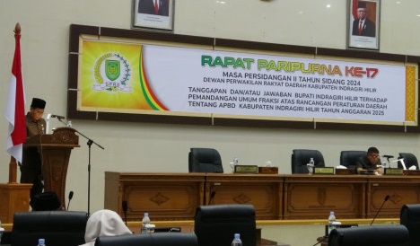 Pj Bupati Inhil Tanggapi Pandangan Fraksi dalam Rapat Paripurna APBD 2025