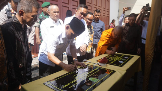 Pj Bupati Inhil Resmikan Sekolah Yayasan Vihara Dharma Surya Teluk Pinang