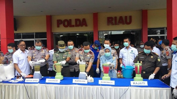 Forkompinda di Riau Ramai-ramai Musnahkan Barang Bukti Narkoba 40 Kg Sabu, 12 Kg Ganja 160 Ribu Butir Ekstasi