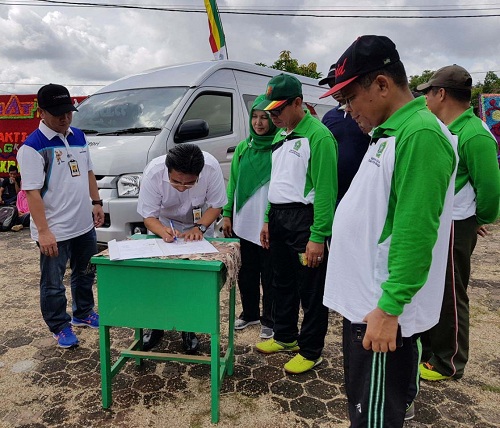 Bank Riau Kepri Bantu TP PKK Kabupaten Kuansing 1 Unit Mobil Operasional