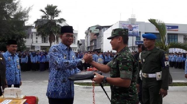 Bupati Rohil Ajak Masyarakat Optimis Hadapi MEA, Saat Peringati Hari Otda ke-20