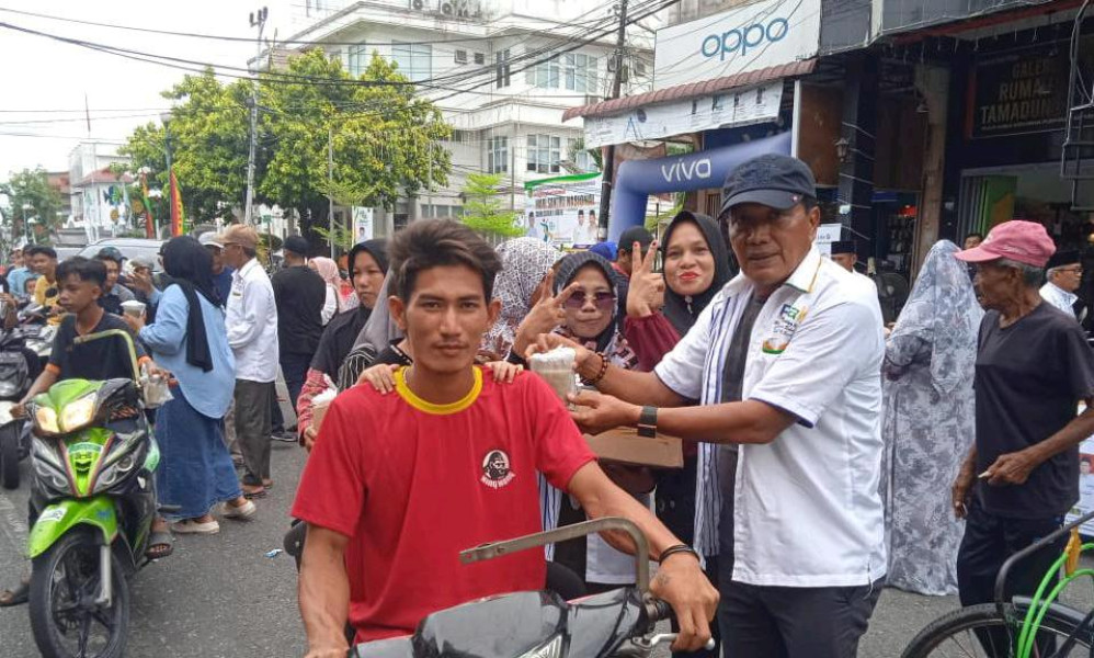 Kali Kedua, Relawan Bijak Bermarwah Bagikan Ratusan Takjil dan Souvenir