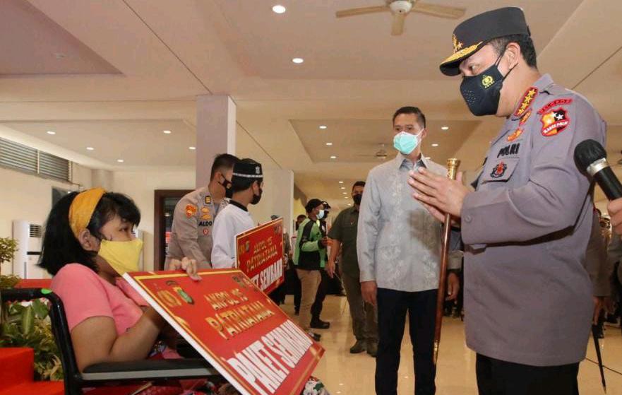 Kapolri Minta Semua Lokasi Pusat Aktivitas Warga Dipasangi Aplikasi PeduliLindungi