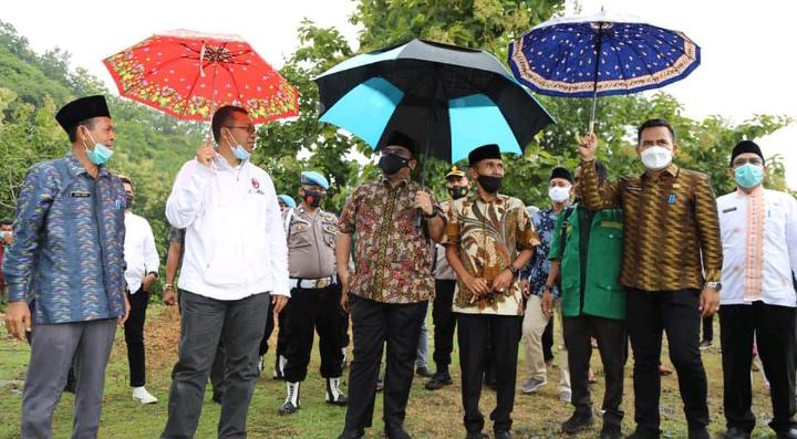 Kunjungi ke Kota Bima, Yaqut Cholil Terima Hibah Tanah untuk Kampus IAIN