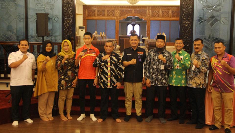 Atlet Junior Tenis Meja asal Riau Dijamu Makan Siang oleh Wakil Gubernur