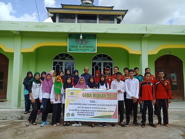 Masuki Bulan Suci Ramadhan, Mahasiswa STIT Ar Risalah Kabupaten Inhil Bakti Sosial