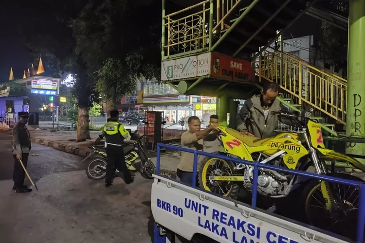 Puluhan Sepeda Motot Aksi Balap Liar di Pekanbaru Diangkut Polisi