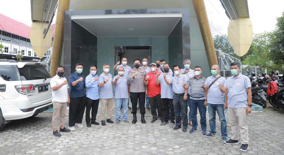 Kunjungi PWI Riau, Kapolda: Wartawan Adalah Pahlawan Saya