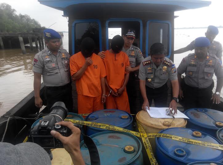 Diduga Bawa BBM Hasil Kecing dari Tug Boat Kurnia, Kapal KM Jaya Abadi Diamankan