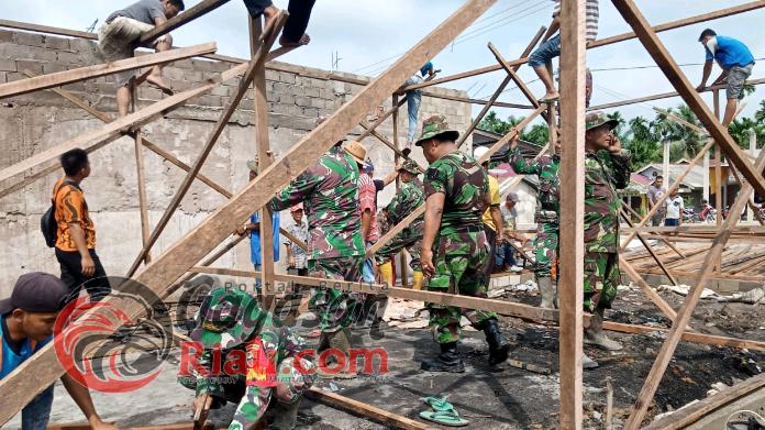 Goro Bangun Rumah Korban Kebakaran di Rumbai Jaya