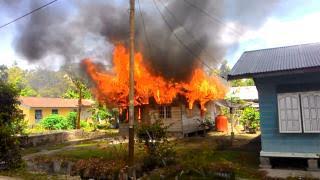 Konseleting Listrik, Rumah Warga Bengkalis Hangus Terbakar