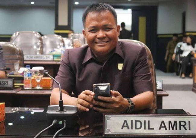 Ketua Fraksi Demokrat DPRD Pekanbaru Minta Dinas PUPR Fokus Juga Perbaikan Jalan di Kota Bertuah