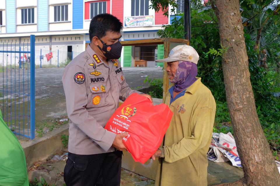 Alumni Akpol 1992 Prastisara Wirtya Bagikan 556 Paket Sembako