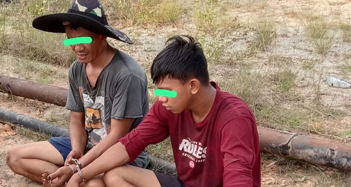 Dua Pria Ketangkap Basah Potong Pipa Besi PT Pertamina Hulu Energi