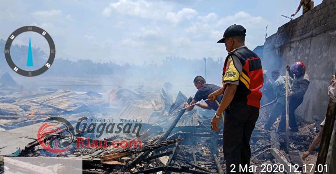 7 Rumah di Rumbai Jaya Ludes