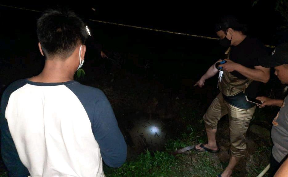 Penemuan Mayat Diduga Korban Pembegalan di Jalan Perawang