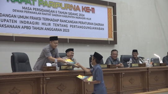 Pj Bupati Inhil Terima Pandangan Umum Fraksi Atas Pidato Pertanggung Jawaban Pelaksanaan APBD Tahun 2023