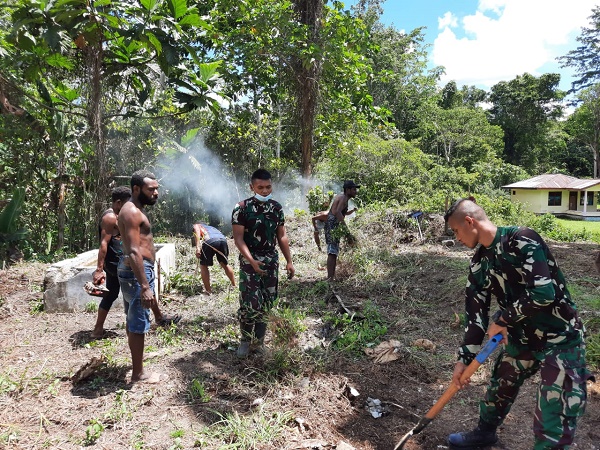 Serdadu TNI di Papua ini Sulap Lahan Kosong Jadi Areal Pertanian, Hasil Panen Buat Warga Setempat