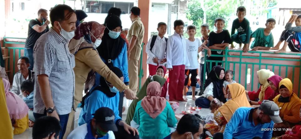 Ferryandi Hadiri Khitanan Massal di Sungai Piring