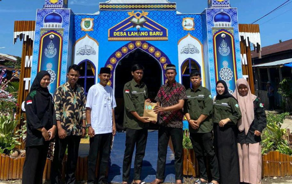 HPPMKG Tembilahan Serahkan Puluhan Al-Qur'an di MTQ Kecamatan Gaung