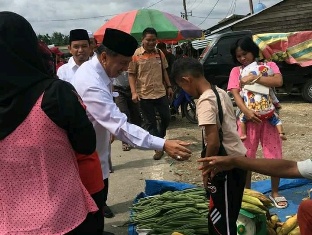 Isi Masa Kampanye, Rosman-Musmulyadi Blusukan ke Pasar Kotabaru Reteh
