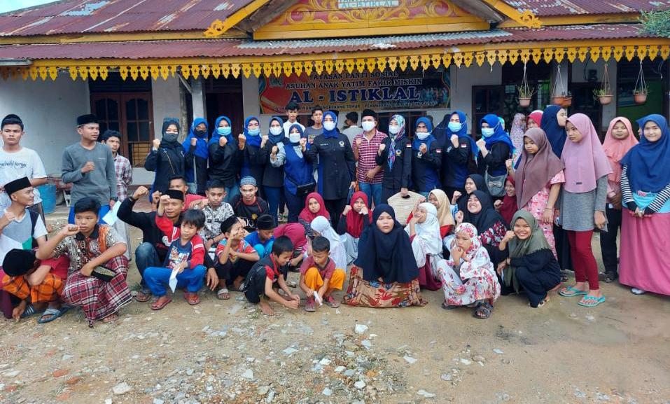 Garnita NasDem Riau Serahkan Santunan di Panti Asuhan Al-Istiklal