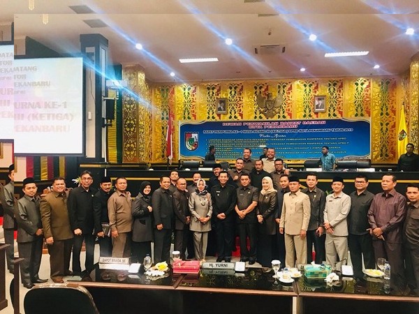 Wah ! Dalam Semalam DPRD dan Pemko Pekanbaru Kejar Tayang Sahkan APBDP 2019 Dan Murni Sekaligus