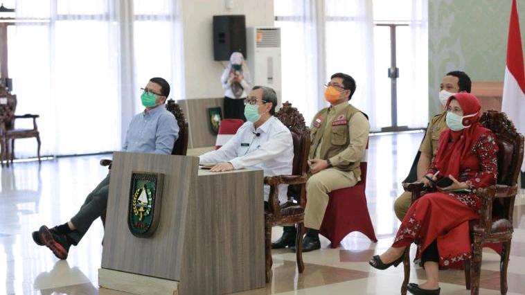 Pemprov Riau Terima Bantuan PCR Dari Temasek Fondation Singapura