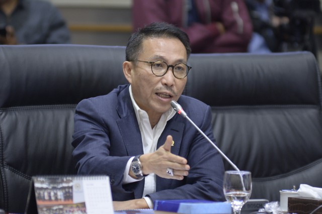 Apresiasi Penggerebekan Gudang Penimbunan Obat Covid-19 di, Herman Herry: Tindakan Hukum