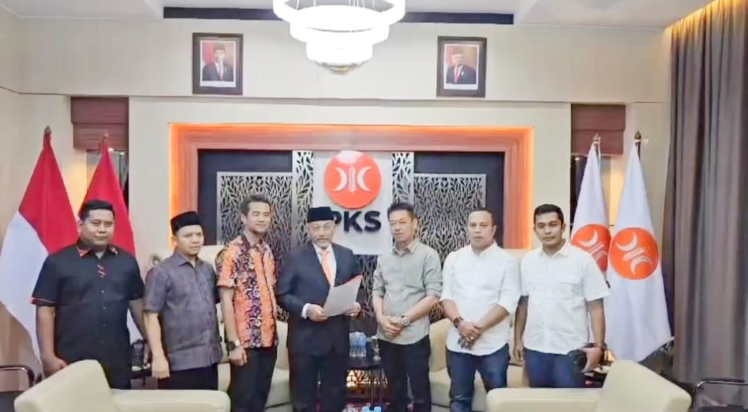 Pasangan Afrizal Sintong - Setiawan Resmi Terima SK dari DPP PKS Sebagai Bacalon Bupati dan Wakil Bupati Rohil