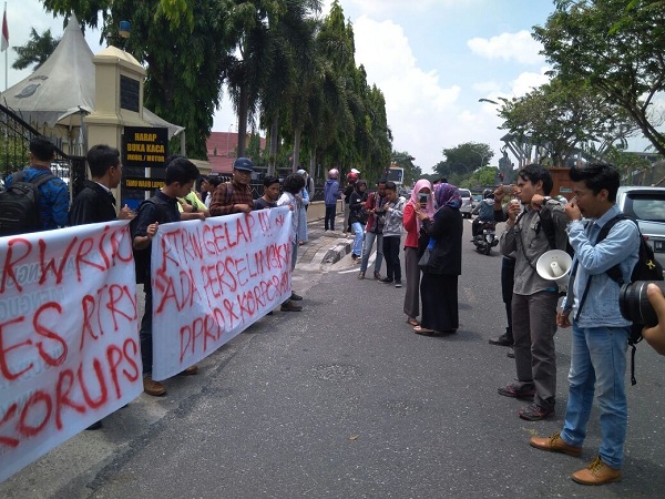 Mendapat Perlawanan, Pengesahan Ranperda RTRW Riau Penuh Dengan Tipu Muslihat