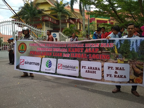 Pendemo: PT RAPP, PT Arara Abadi Penyebab Kabut Asap Dan Pembalakan Liar di Riau