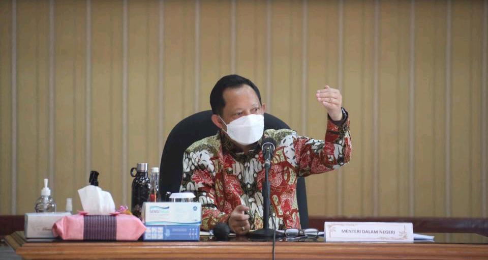 Sambangi Kabupaten Cirebon, Mendagri Minta Realisasi Insentif Nakes Ditingkatkan