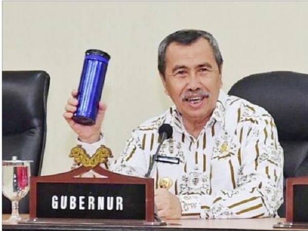 Gubernur Riau Kampanyekan Tumbler Untuk Kurangi Penggunaan Plastik