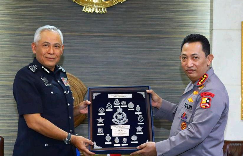 Bertemu Kepala Kepolisian Malaysia, Kapolri Bahas PMI Ilegal Hingga Penanganan Covid-19