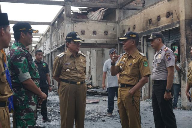 HM Wardan Tinjau Lokasi Kebakaran Pasar Sungai Salak, Tempuling