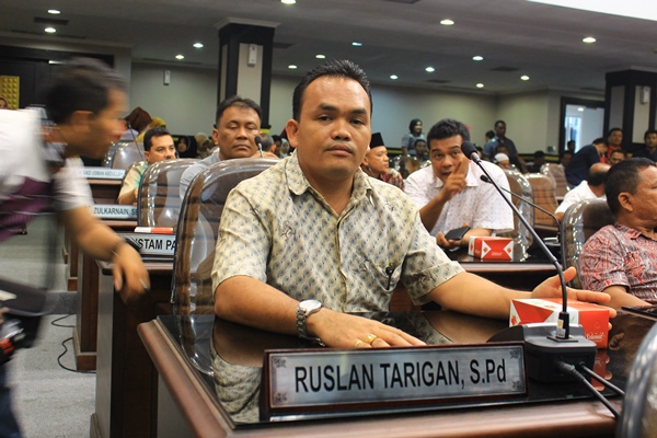 Anggota DPRD Pekanbaru Minta Pemko Tertibkan PKL dan Ojol Dibawah Jalan Layang