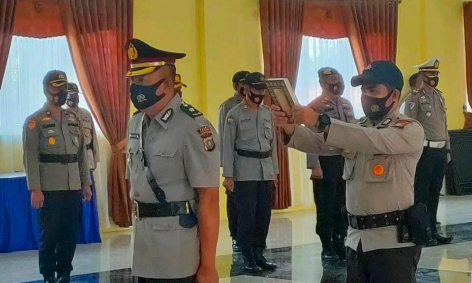 Kapolres Kampar Pimpin Upacara Sertijab Kabag Sumda Polres Kampar