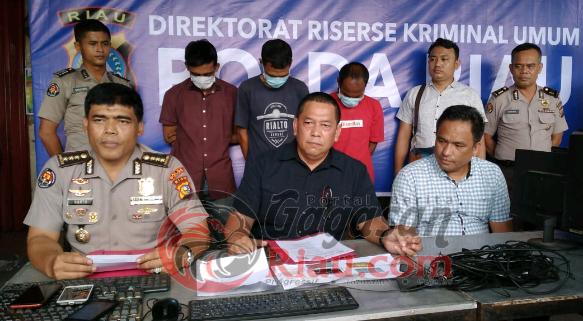 Tiga Orang Pemain Judi Online di Warnet Ditangkap Reskrimum Polda Riau