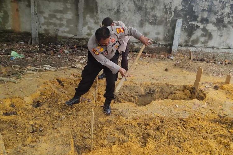 15 Makam Amblas di TPU Beringin Pekanbaru