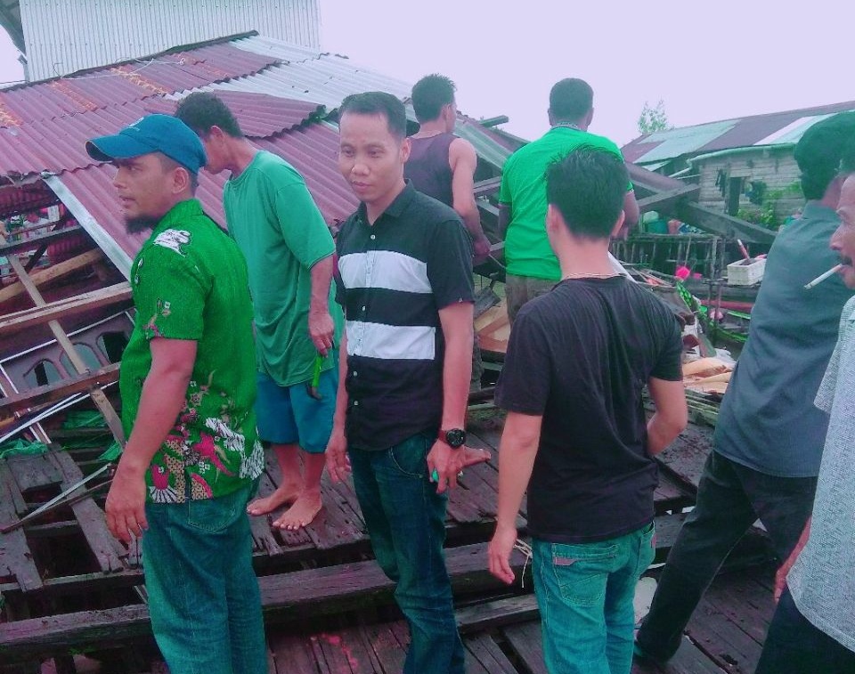 Angin Puting Beliung Mengamuk di Inhil, Warga Pontang-panting Nyelamatkan Diri
