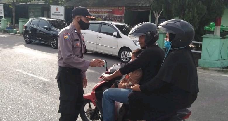 Tak Kenakan Masker, Polsek Rumbai Pesisir Tegur Lima Pengendara Motor