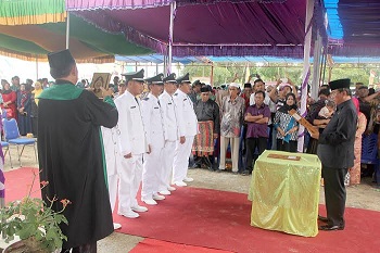 10 Kades di 2 Kecamatan Dilantik Bupati Inhil
