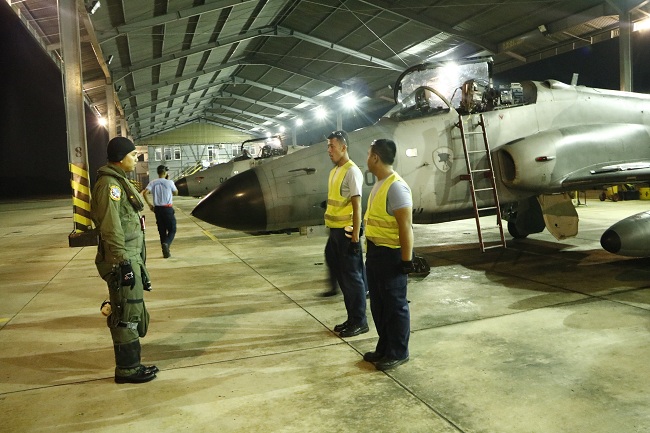 Skadron Udara Lanud Roesmin Nurjadin Kembali Lakukan Latihan Terbang Malam