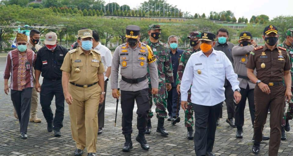 Kapolda Riau Bersama Forkopimda Lakukan Peninjauan TPS di Rohul dan Dumai