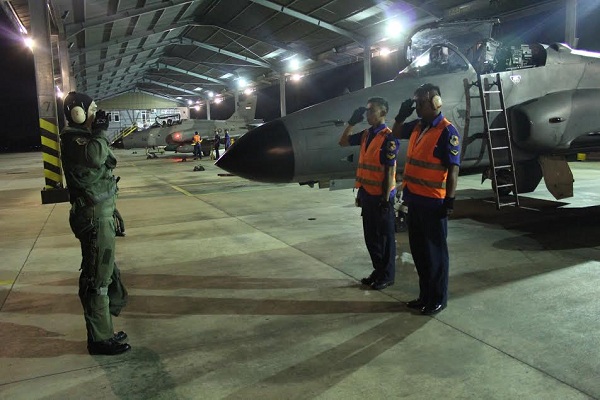 Dua Skadron Tempur Lanud Roesmin Nurjadin Latihan Terbang Malam