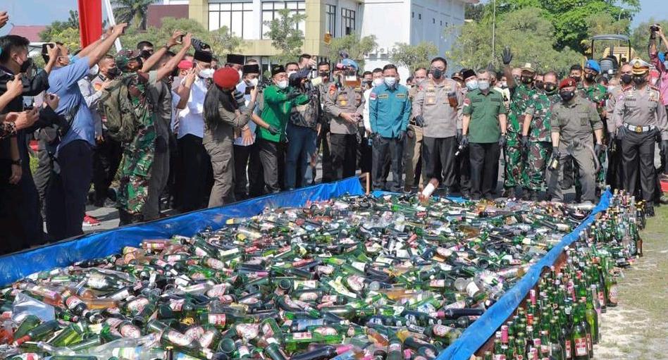 Polda Riau Musnahkan Barang Bukti Hasil Operasi Cipta Kondisi